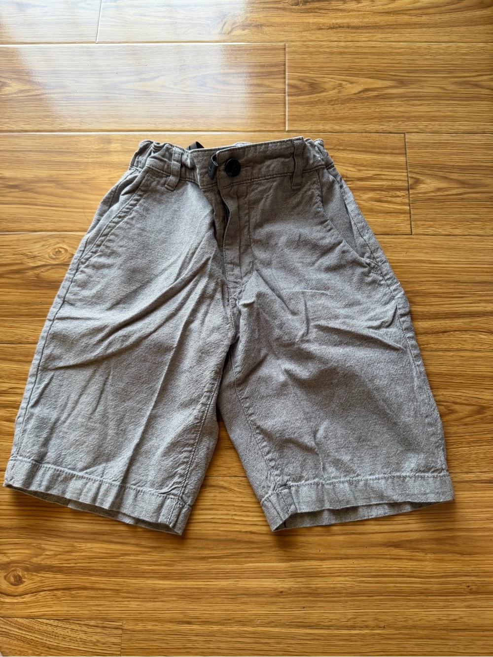Preloved Old Navy Boys Light Gray Flat-Front Casual Shorts Size 7